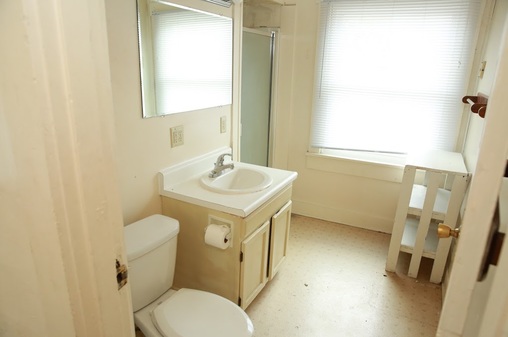 456-A Lowes - Bathroom