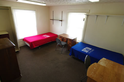 460 Lowes - Bedroom